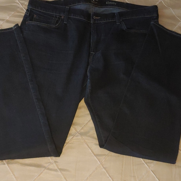 Im selling the jeans i never get a chance to wear - Picture 2 of 5